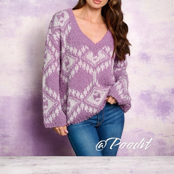 Blue B Sweaters - Beautiful lavender distressed v neck sweater S M L